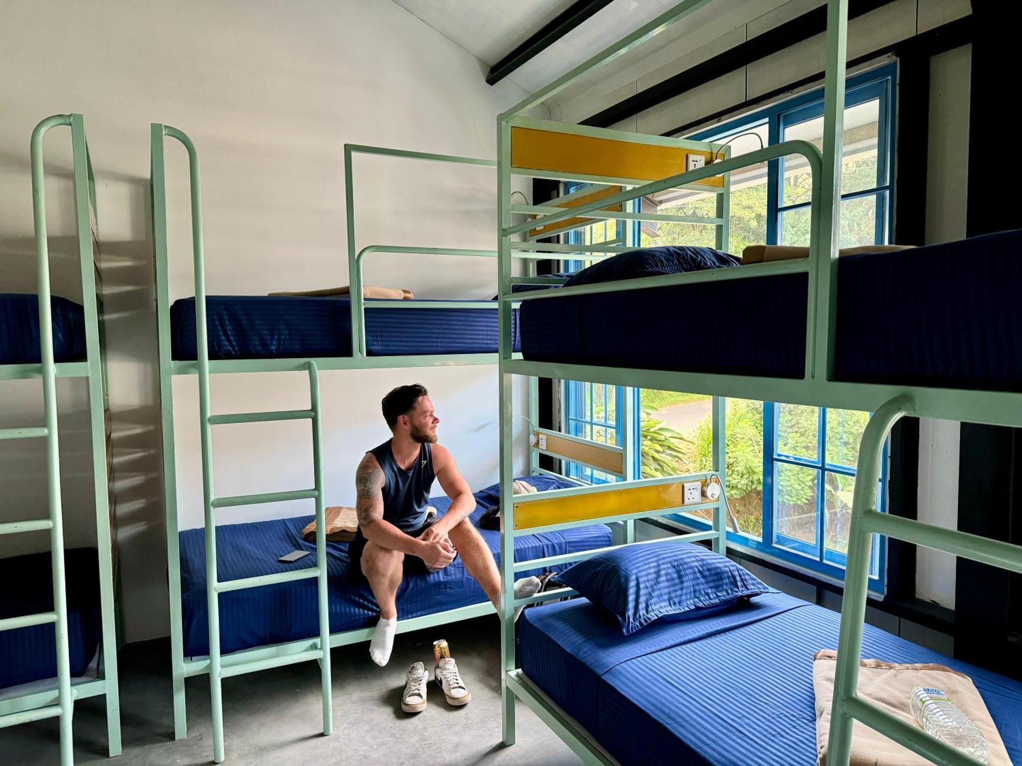 Hangover Hostels Элла Экстерьер фото