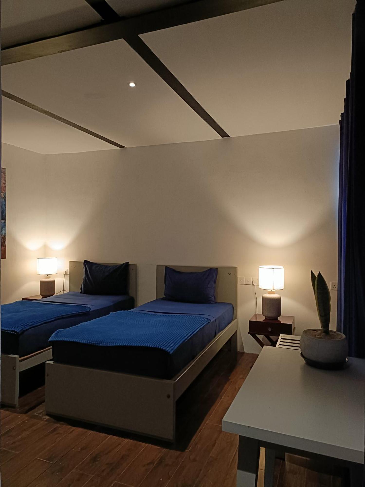Hangover Hostels Элла Экстерьер фото
